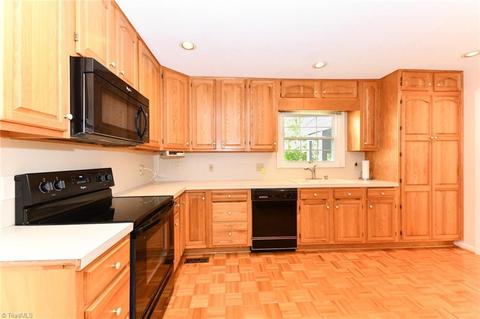514 Harrogate Ct, High Point, NC 27262 photo 23
