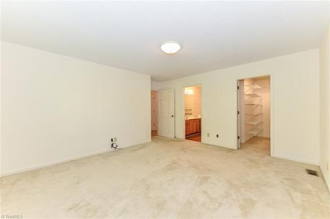 514 Harrogate Ct, High Point, NC 27262 photo 13