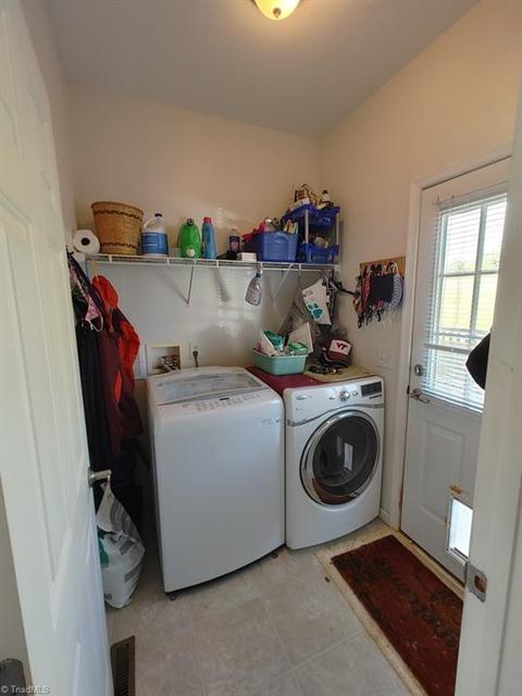 454 Reedside Dr, Fancy Gap, VA 24328 photo 3
