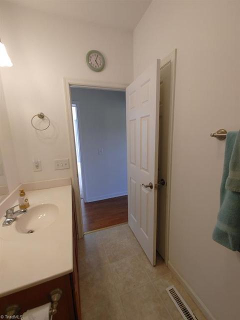 454 Reedside Dr, Fancy Gap, VA 24328 photo 27