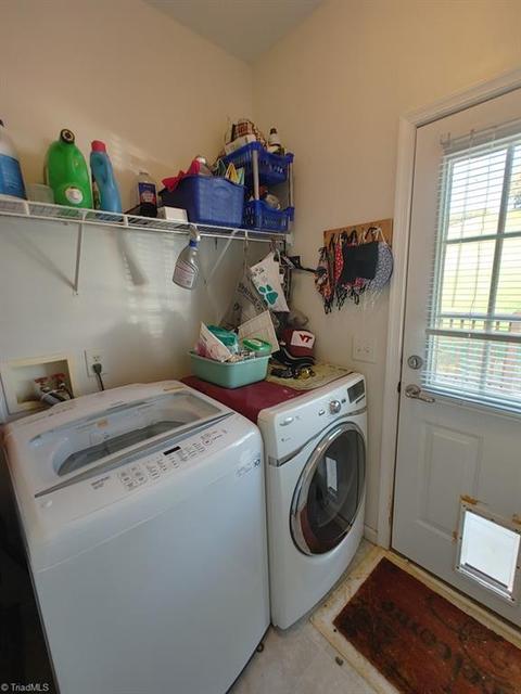 454 Reedside Dr, Fancy Gap, VA 24328 photo 4