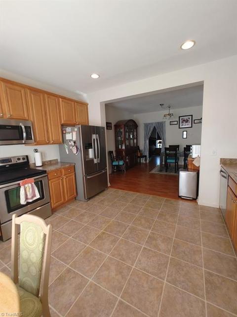 454 Reedside Dr, Fancy Gap, VA 24328 photo 16