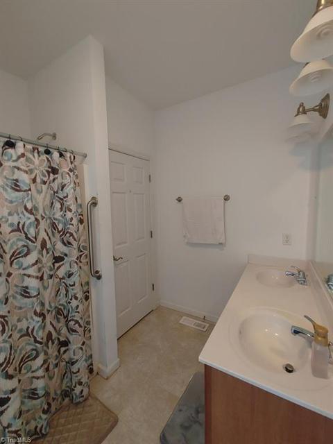 454 Reedside Dr, Fancy Gap, VA 24328 photo 22