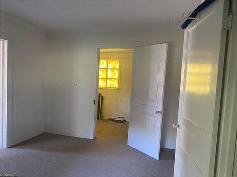 529 E Main St, Pilot Mountain, NC 27041 photo 24