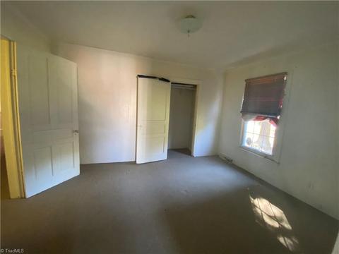 529 E Main St, Pilot Mountain, NC 27041 photo 21