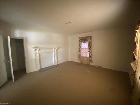 529 E Main St, Pilot Mountain, NC 27041 photo 17