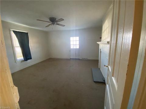 529 E Main St, Pilot Mountain, NC 27041 photo 18