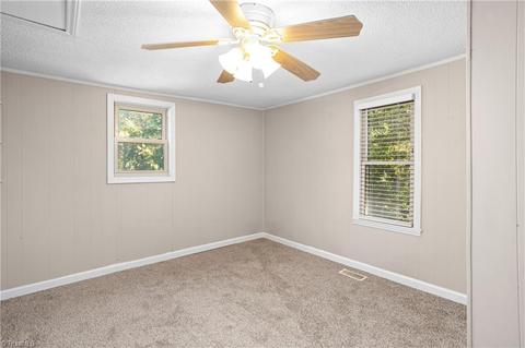 916 Inlet Ave, High Point, NC 27263 photo 12