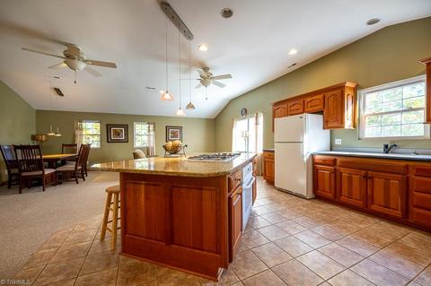 1808 Windsor Dr, High Point, NC 27262 photo 39