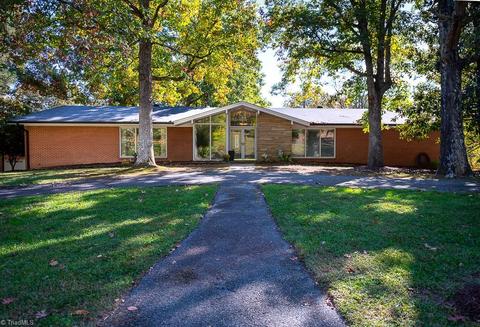 1808 Windsor Dr, High Point, NC 27262 photo 2