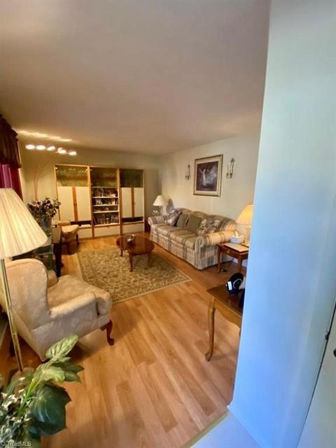 1817 Cedrow Dr, High Point, NC 27260 photo 3