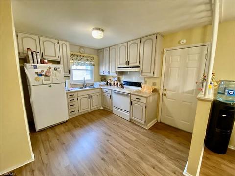 1817 Cedrow Dr, High Point, NC 27260 photo 6