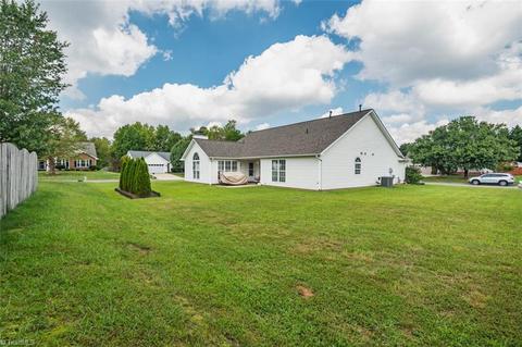 3970 Sorrell Ct, High Point, NC 27265 photo 25