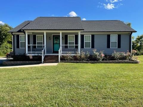 940 Meadow Rd, Eden, NC 27288 photo 1