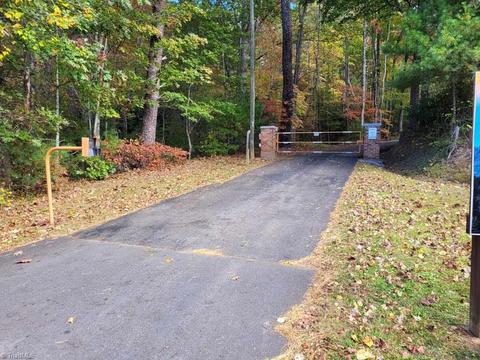 351 Mountain View Dr, Lowgap, NC 27024 photo 3