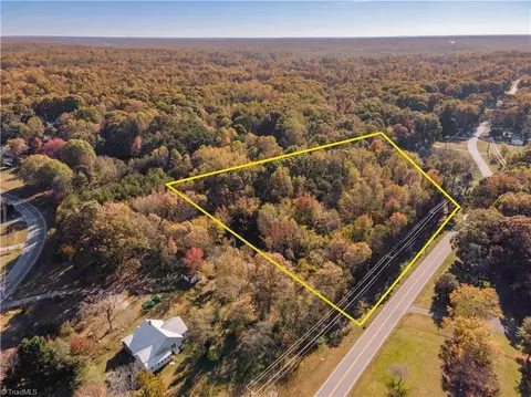 4841 Dock Davis Rd, Clemmons, NC 27012 photo 2