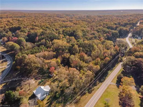 4841 Dock Davis Rd, Clemmons, NC 27012 photo 3