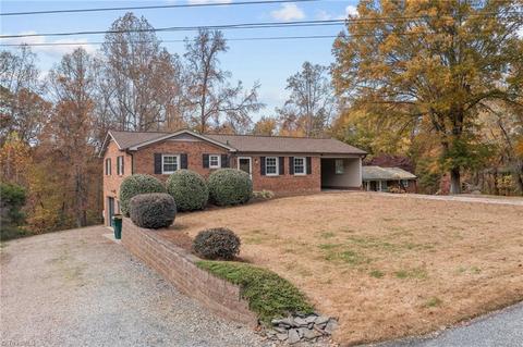 357 N Mohawk Dr, High Point, NC 27262 photo 2