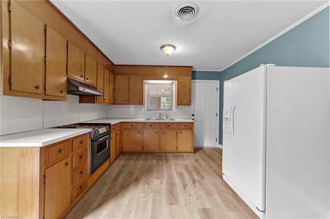 357 N Mohawk Dr, High Point, NC 27262 photo 10