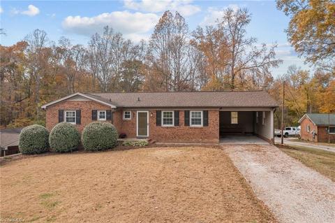 357 N Mohawk Dr, High Point, NC 27262 photo 1