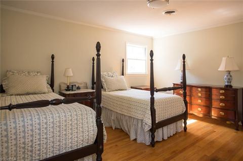 947 Nottingham Rd, High Point, NC 27262 photo 28