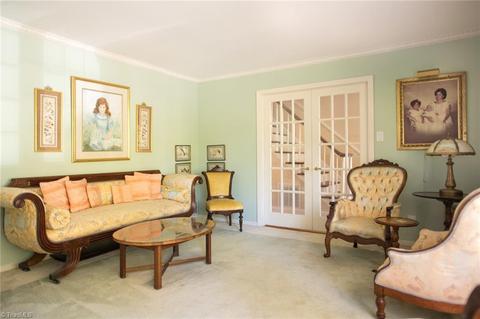 947 Nottingham Rd, High Point, NC 27262 photo 14