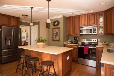 947 Nottingham Rd, High Point, NC 27262 photo 10