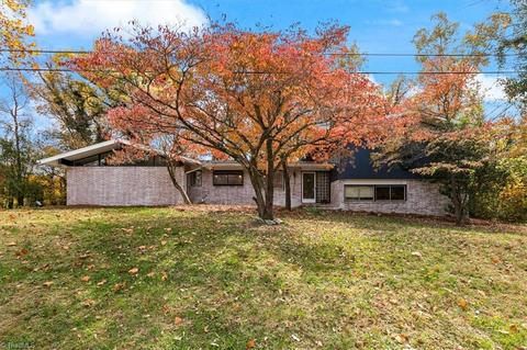 1703 Windsor Dr, High Point, NC 27262 photo 2