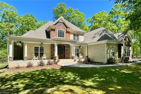 180 Rocky Cove Ln, Denton, NC 27239