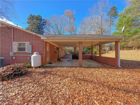 251 Lyles St, Elkin, NC 28621 photo 2