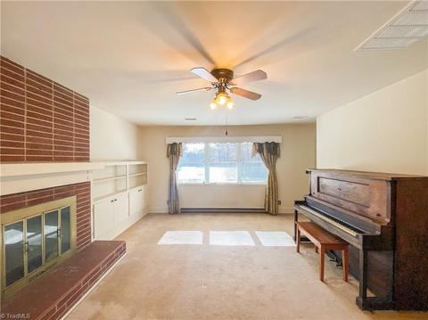 251 Lyles St, Elkin, NC 28621 photo 3