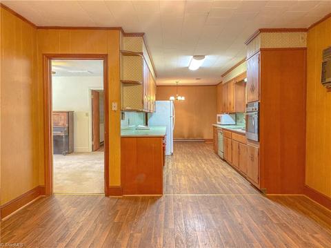 251 Lyles St, Elkin, NC 28621 photo 17