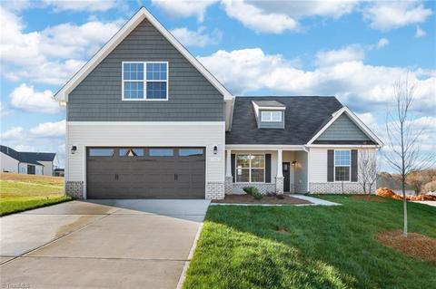108 Silver Maple Dr, King, NC 27021 photo 1