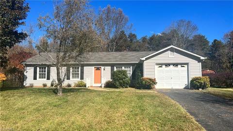 138 Maple Ln, King, NC 27021 photo 1