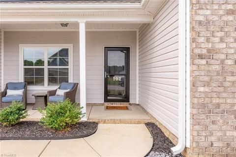 102 Radiant Path, Trinity, NC 27370 photo 2