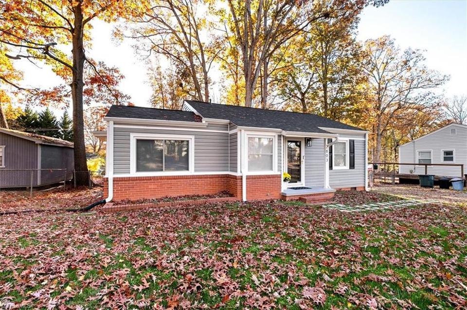  2803 Stratford Dr, Greensboro, NC 27408 photo 3