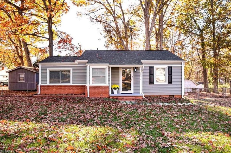  2803 Stratford Dr, Greensboro, NC 27408 photo 2