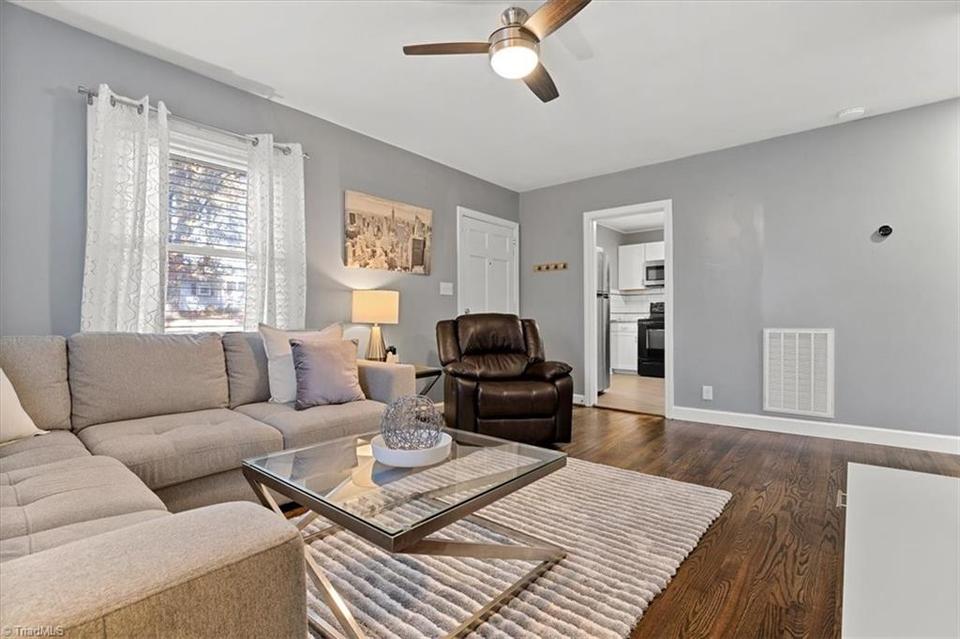  2803 Stratford Dr, Greensboro, NC 27408 photo 7
