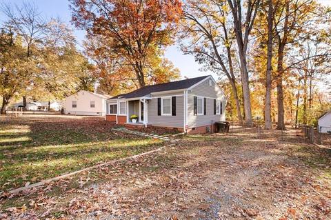 2803 Stratford Dr, Greensboro, NC 27408