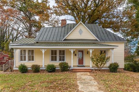 351 Gwyn Ave, Elkin, NC 28621 photo 4