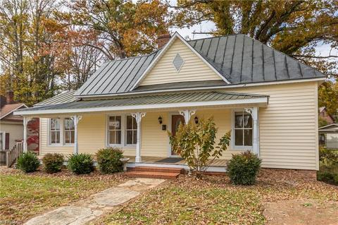 351 Gwyn Ave, Elkin, NC 28621 photo 3
