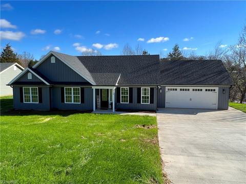 116 Calloway Rd, King, NC 27021 photo 2