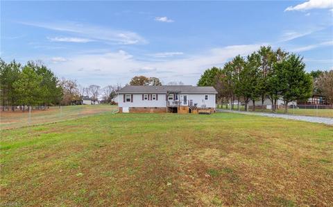 4357 Oak Brook Ct, Trinity, NC 27370 photo 17