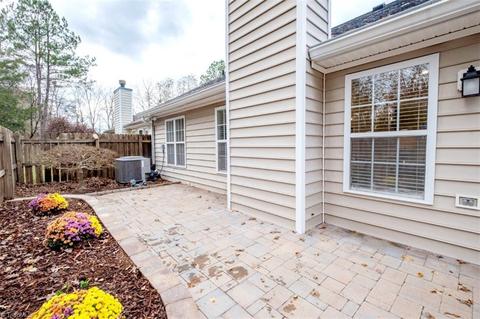 2914 Eagle Pointe Dr, High Point, NC 27265 photo 9