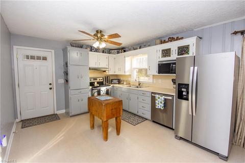 209 Tomlin Rd, Harmony, NC 28634 photo 8