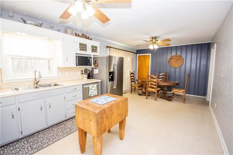 209 Tomlin Rd, Harmony, NC 28634 photo 6