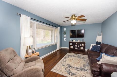 209 Tomlin Rd, Harmony, NC 28634 photo 4