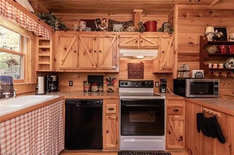 899 Bobcat Mountain Rd, Purlear, NC 28665 photo 5