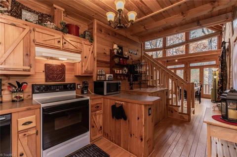 899 Bobcat Mountain Rd, Purlear, NC 28665 photo 6