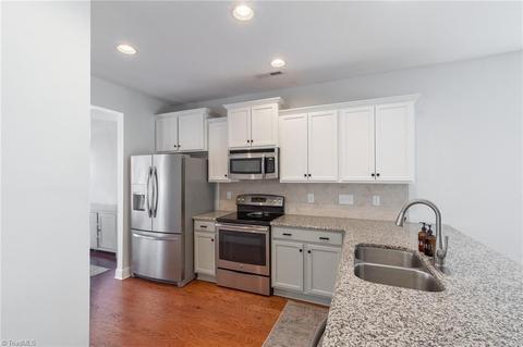 2683 Splitbrooke Dr, High Point, NC 27265 photo 13